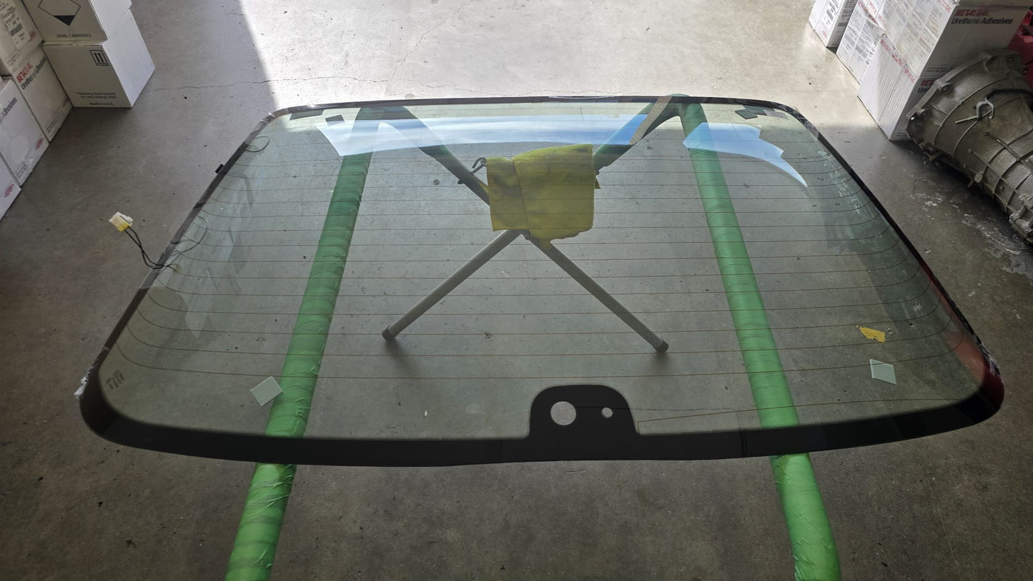 Nissan R32 GTR 2DR Back glass (Wiper hole)