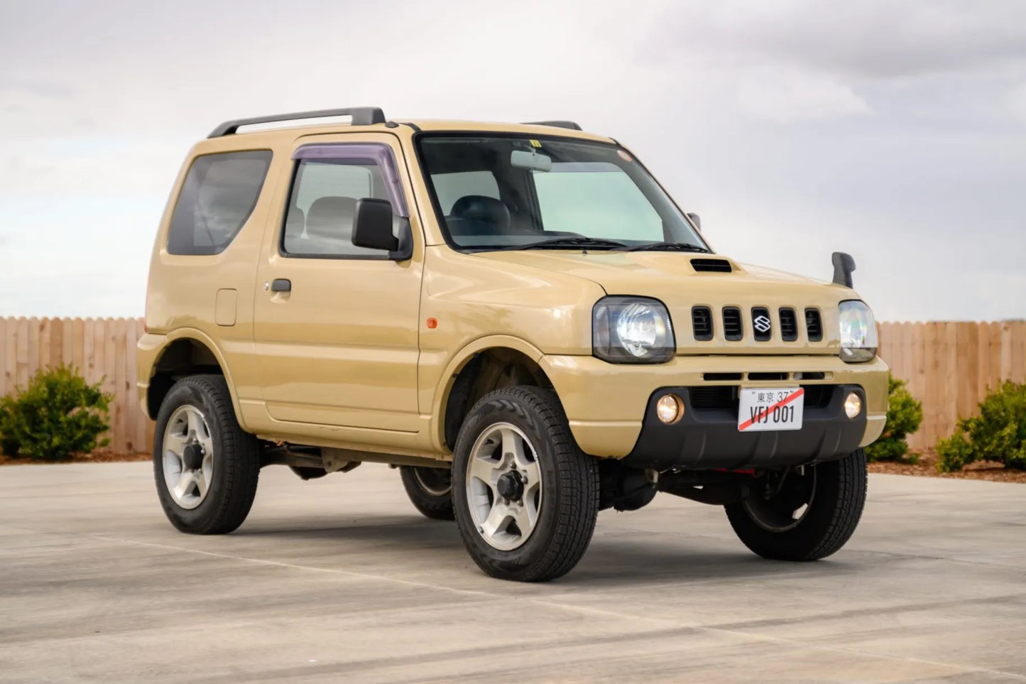 Suzuki Jimny Front Windshield