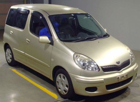 Toyota FunCargo Windshield